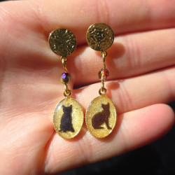 Boucles d'oreilles chat résine - Dorées