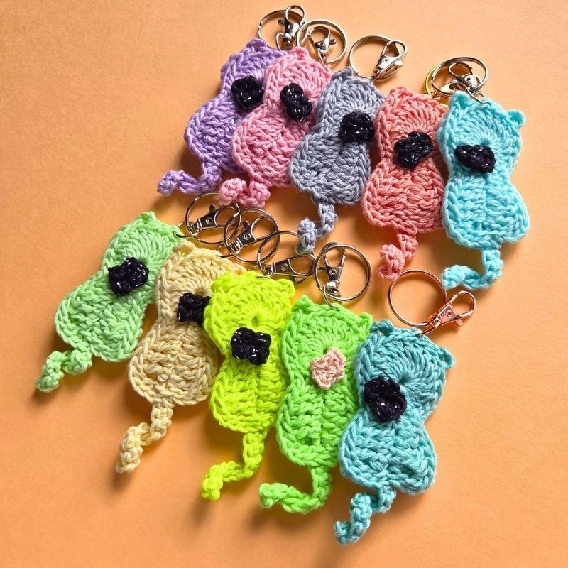 Porte-clé chat phosphorescent tricoté à la main – Yumici